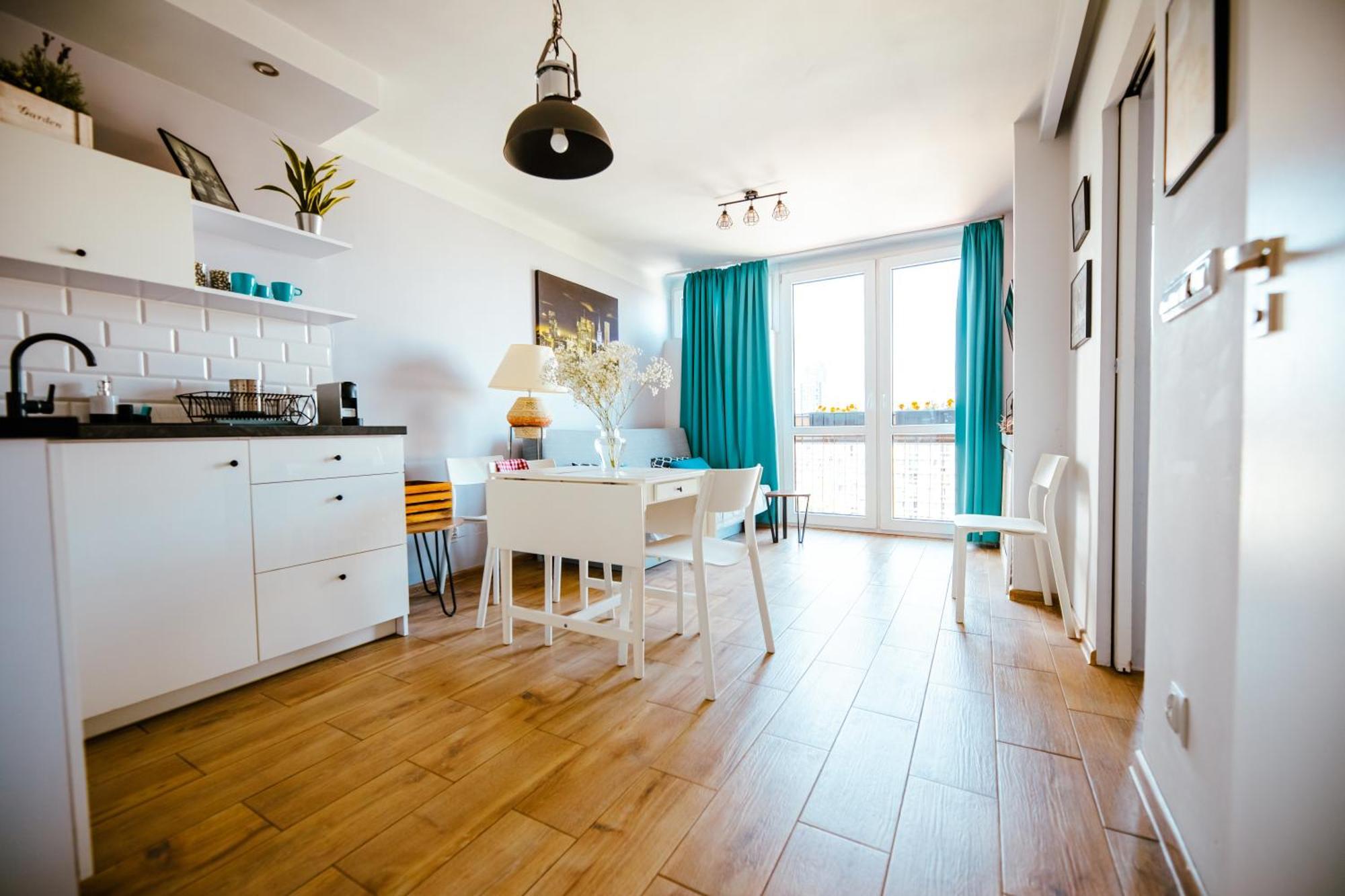Bright 14Th Floor Central Home With Balcony & Views Warsaw Exterior photo