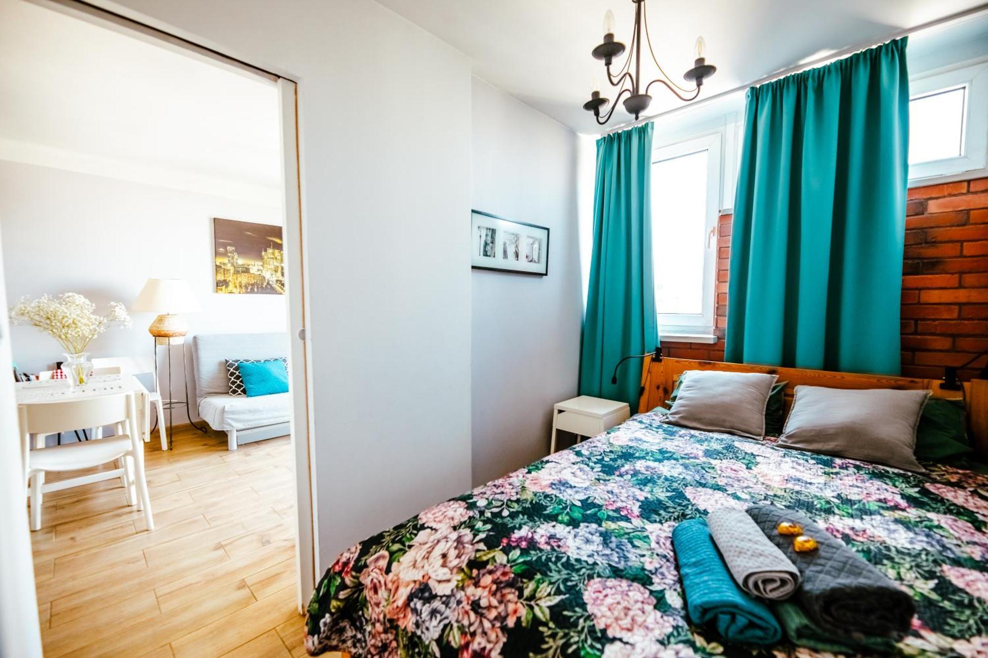 Bright 14Th Floor Central Home With Balcony & Views Warsaw Exterior photo